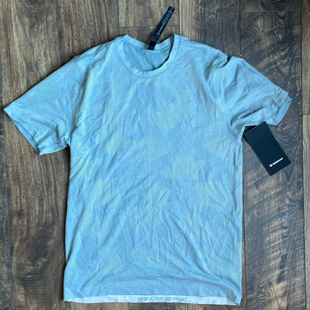 Lululemon Metal Vent Breathe SS